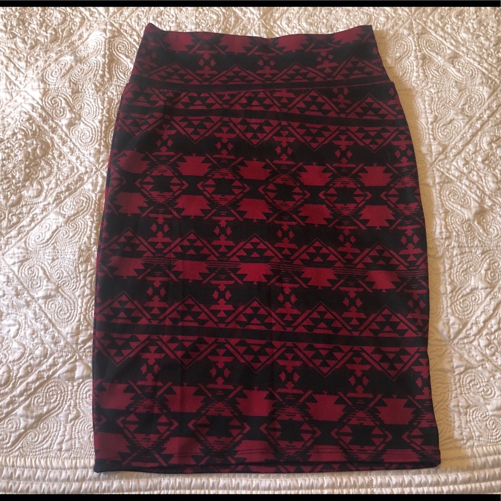Lularoe Cassie Pencil Skirt Black/Red Geometric